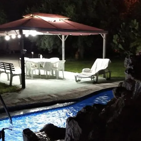 Leonida Bed & Breakfast 3*