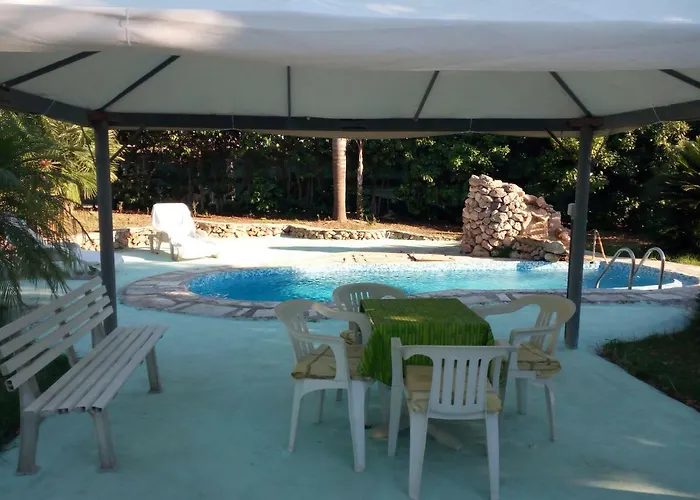 Leonida Bed & Breakfast 3*